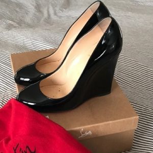 Patent leather wedge heels